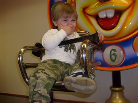 chuck e cheese crying