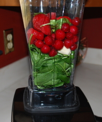 Vita-Mix 5200 making a green smoothie